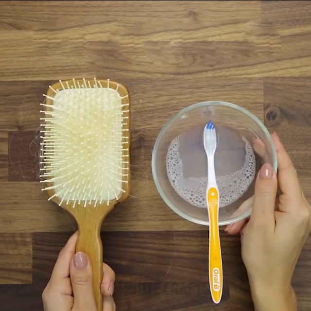 how to clean comb