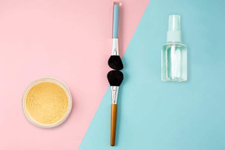 Setting Powder VS Setting Spray: Which Is Suitable for You